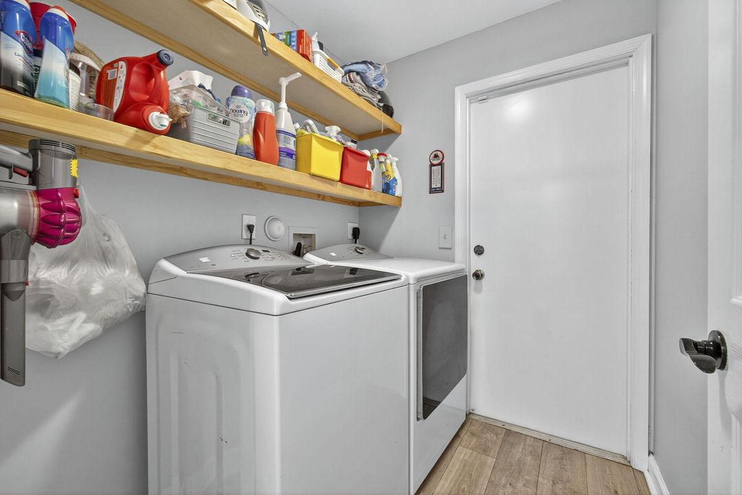 合同活跃: $600,000 (3 贝兹, 2 浴室, 1449 平方英尺)