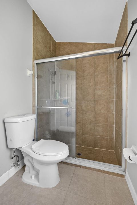 合同活跃: $600,000 (3 贝兹, 2 浴室, 1449 平方英尺)