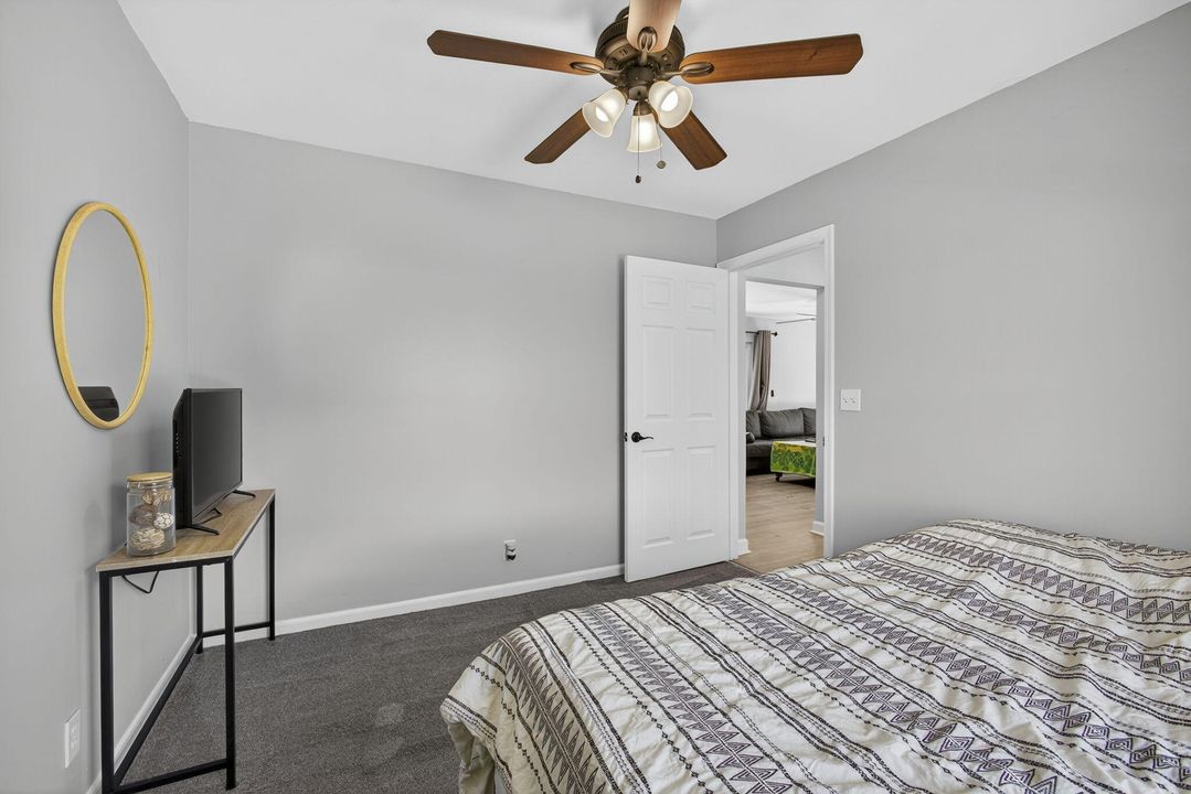 合同活跃: $600,000 (3 贝兹, 2 浴室, 1449 平方英尺)