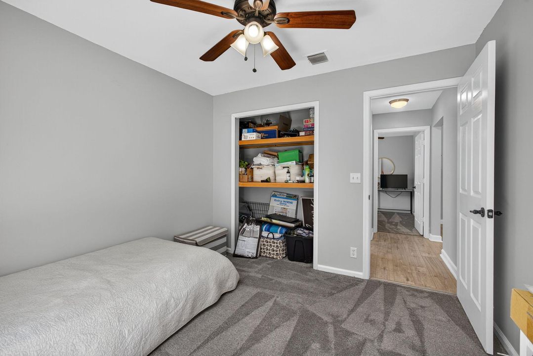 合同活跃: $600,000 (3 贝兹, 2 浴室, 1449 平方英尺)