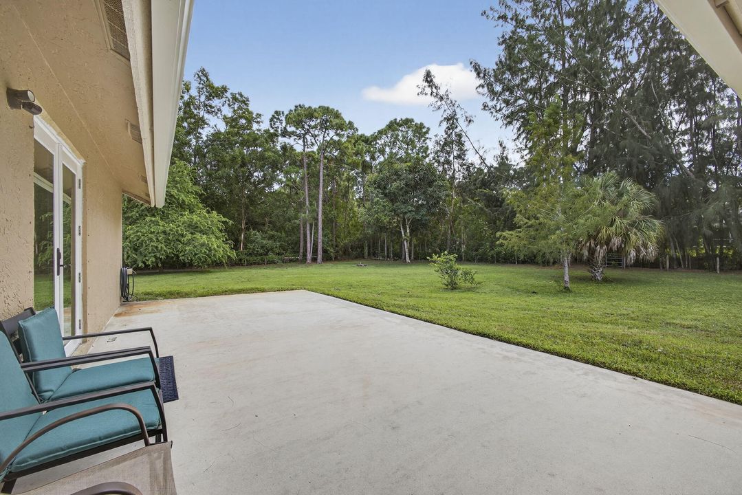 合同活跃: $600,000 (3 贝兹, 2 浴室, 1449 平方英尺)