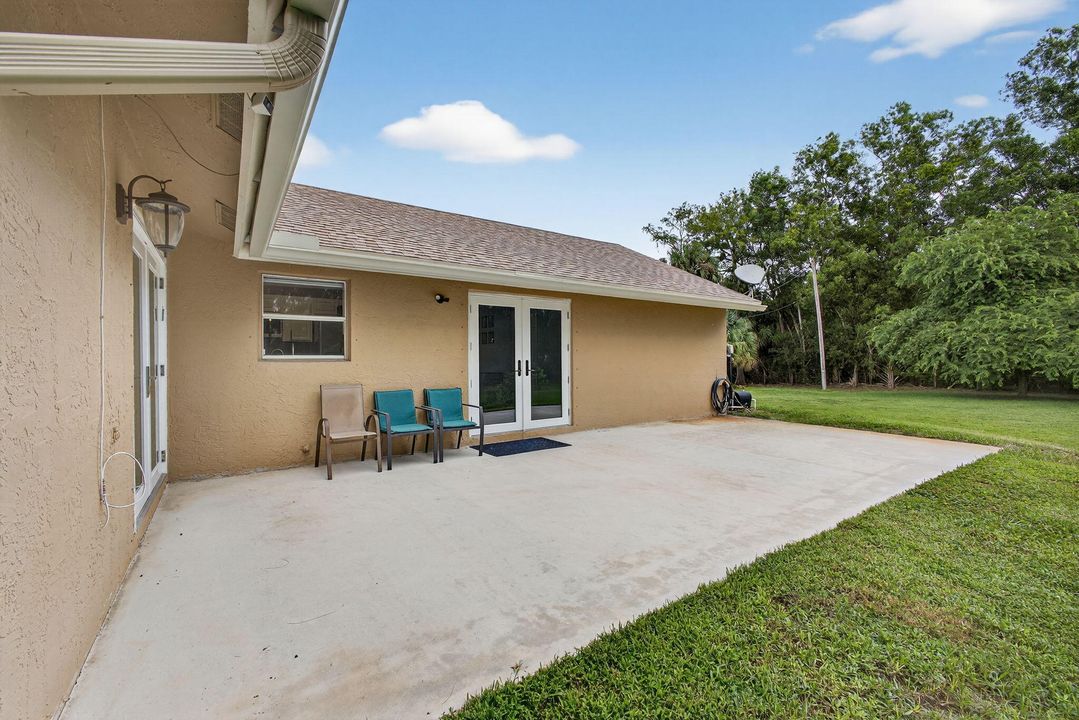 合同活跃: $600,000 (3 贝兹, 2 浴室, 1449 平方英尺)