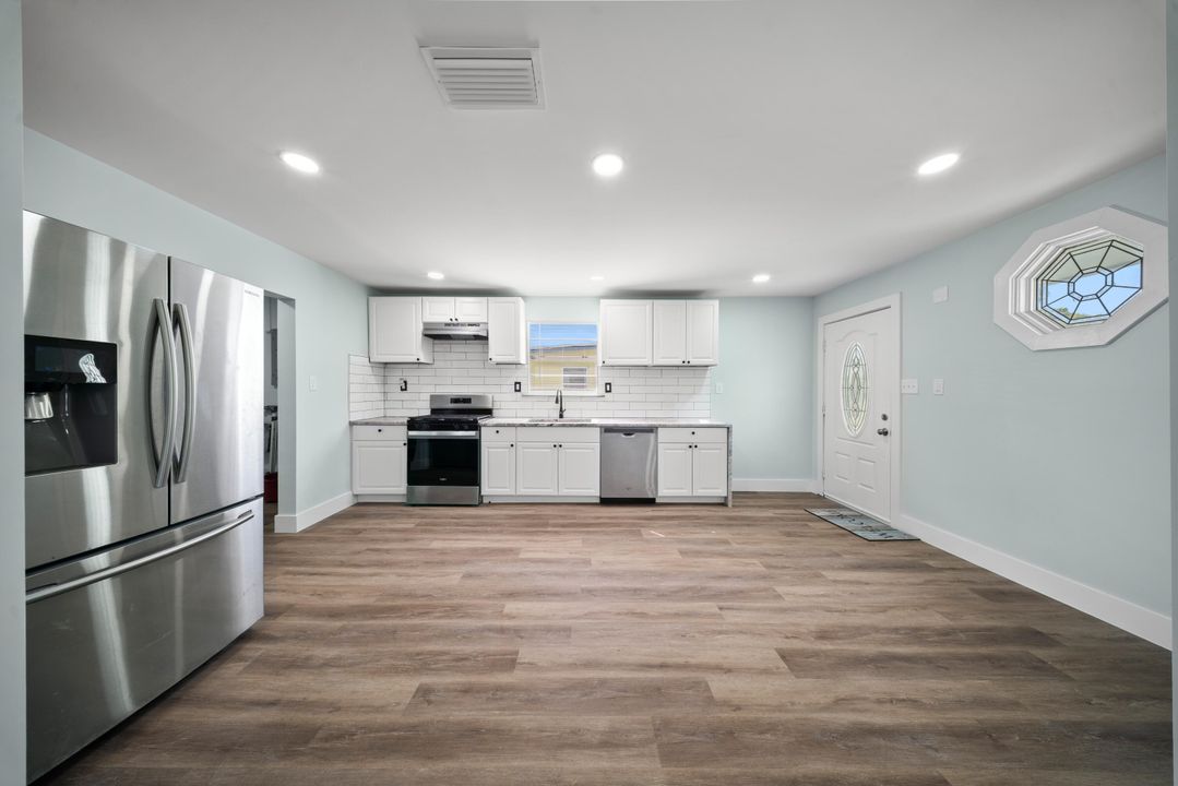 Activo con contrato: $295,000 (3 camas, 2 baños, 1296 Pies cuadrados)