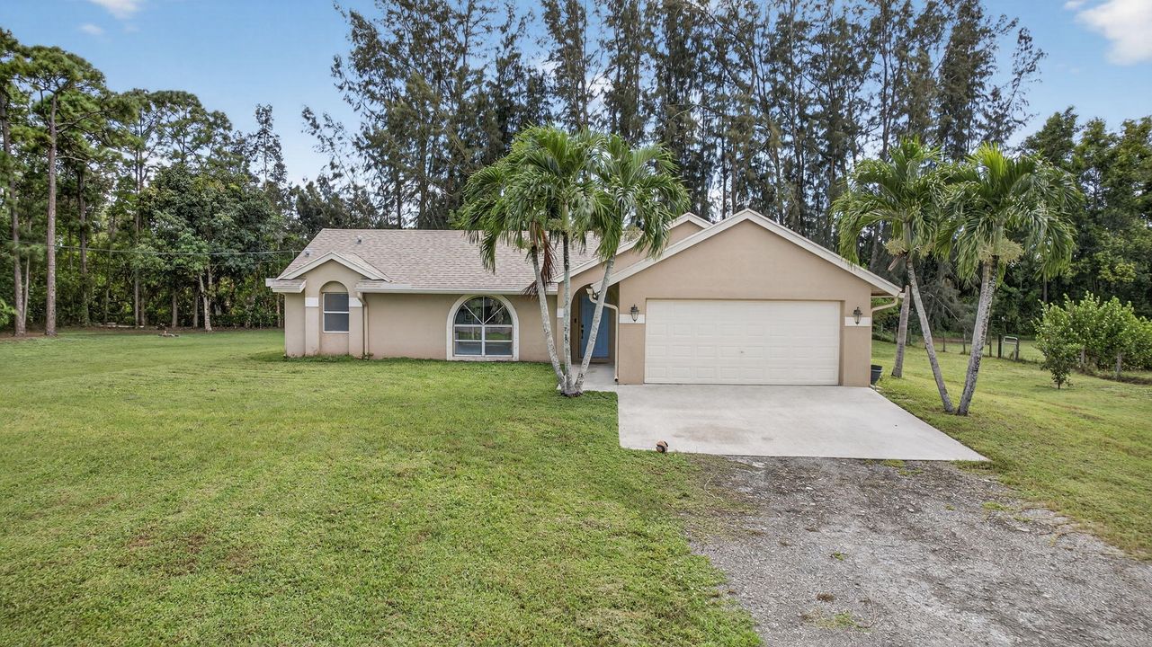 合同活跃: $600,000 (3 贝兹, 2 浴室, 1449 平方英尺)