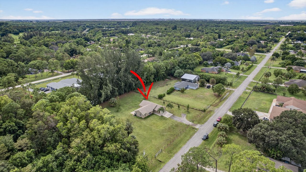 合同活跃: $600,000 (3 贝兹, 2 浴室, 1449 平方英尺)