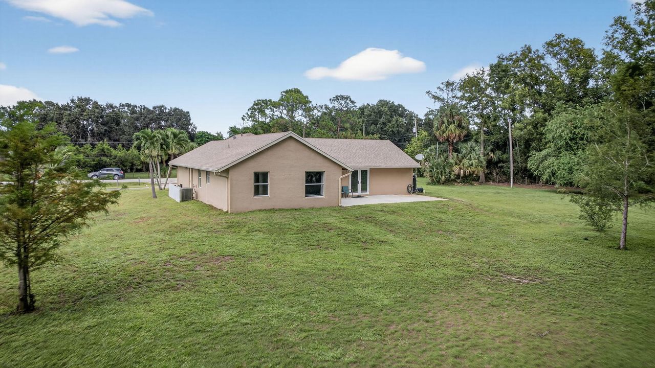 合同活跃: $600,000 (3 贝兹, 2 浴室, 1449 平方英尺)