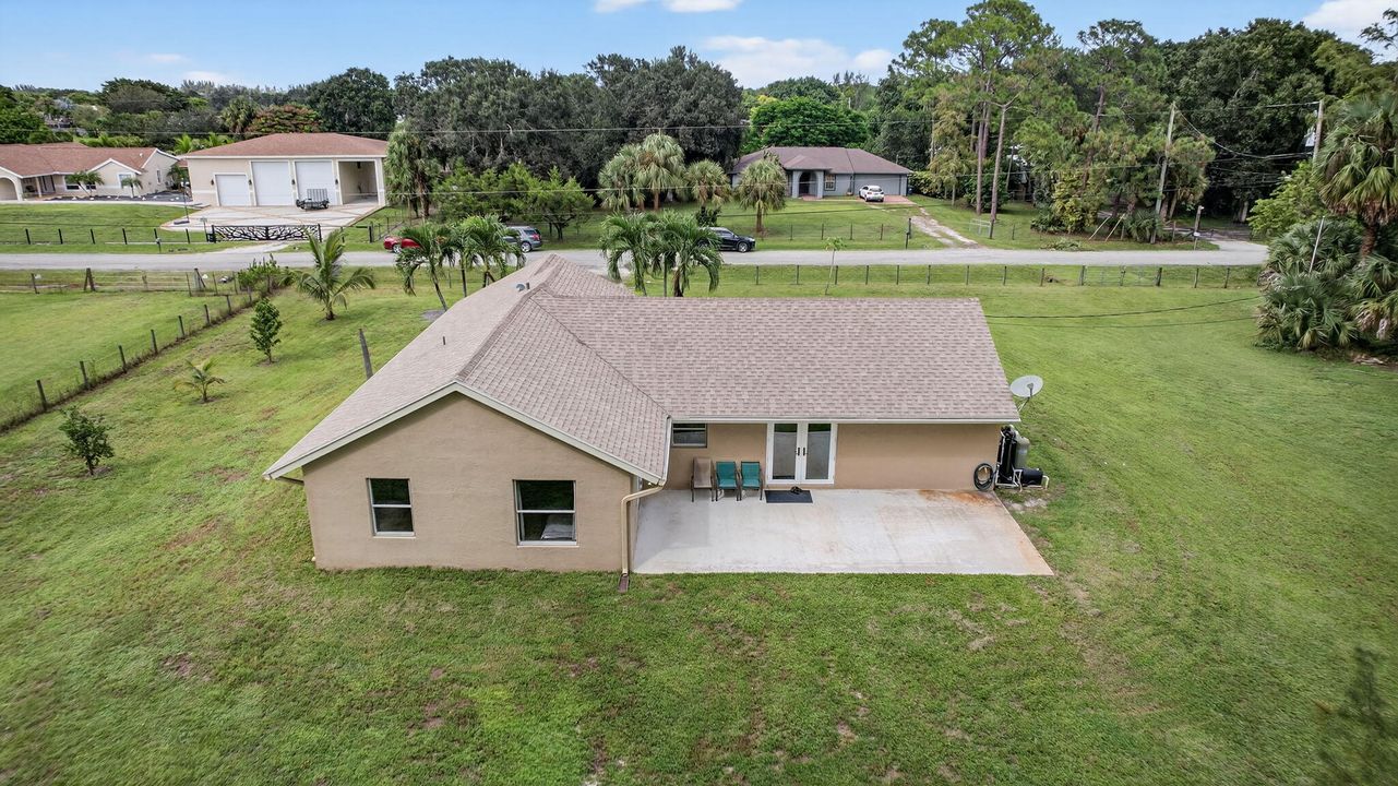 合同活跃: $600,000 (3 贝兹, 2 浴室, 1449 平方英尺)