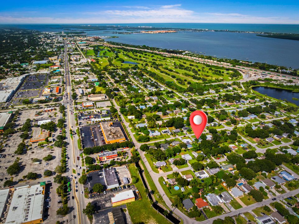 Activo con contrato: $295,000 (3 camas, 2 baños, 1296 Pies cuadrados)