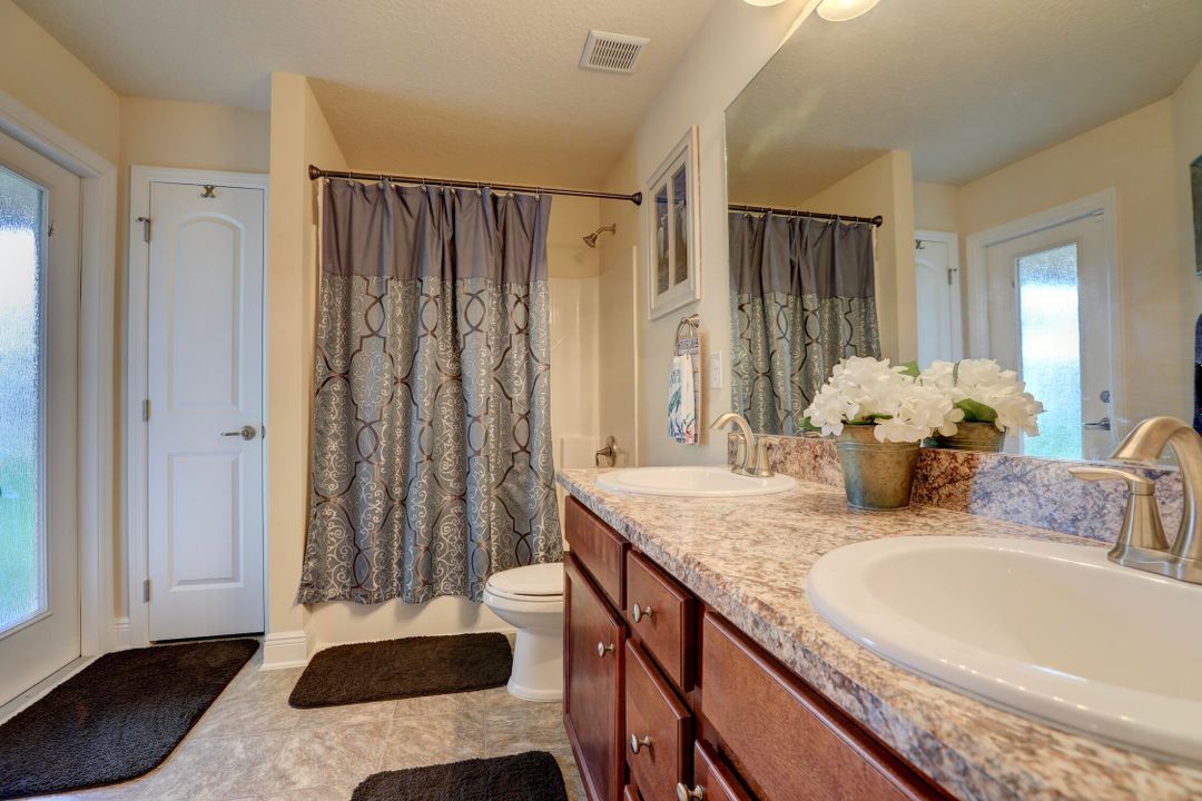 待售: $429,900 (4 贝兹, 3 浴室, 2265 平方英尺)