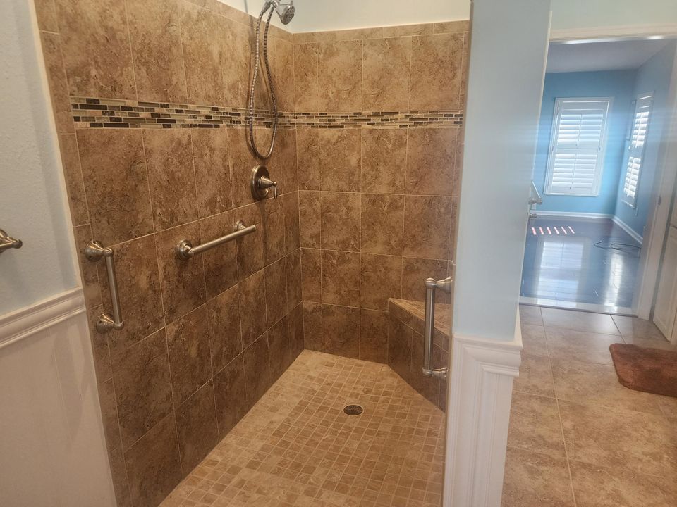 Под контрактом: $259,900 (3 спален, 2 ванн, 1813 Квадратных фут)