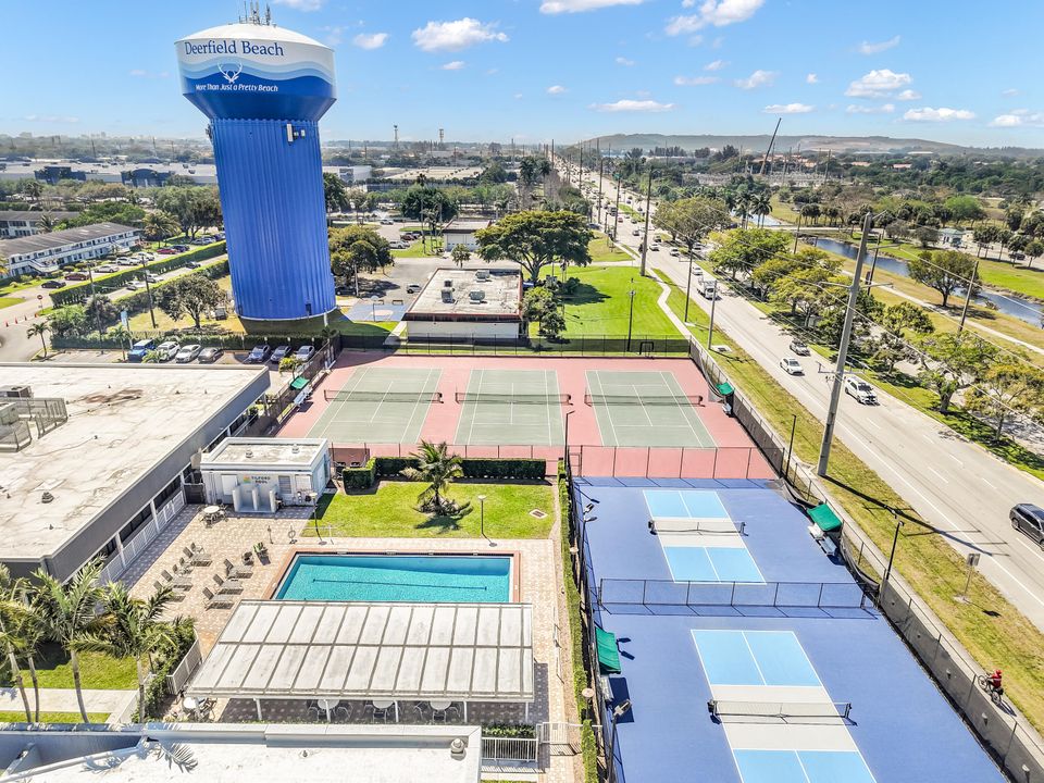 合同活跃: $119,000 (2 贝兹, 1 浴室, 820 平方英尺)