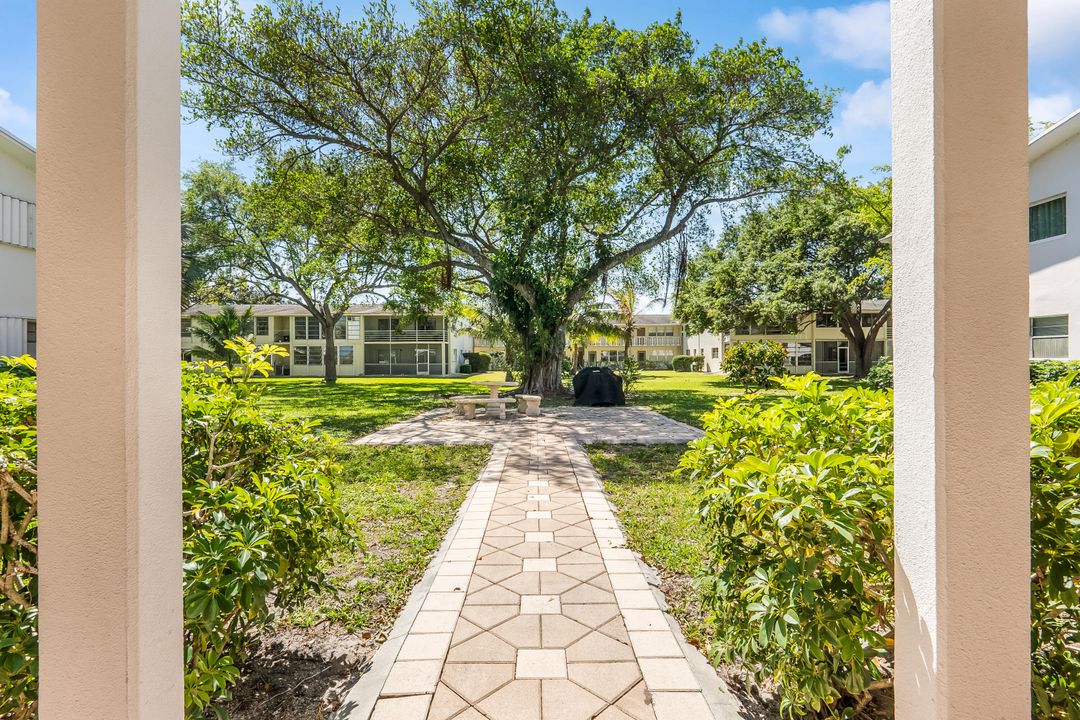 合同活跃: $119,000 (2 贝兹, 1 浴室, 820 平方英尺)