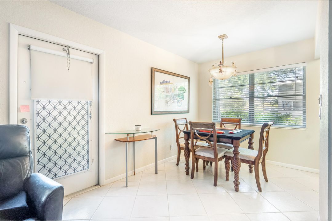 合同活跃: $119,000 (2 贝兹, 1 浴室, 820 平方英尺)