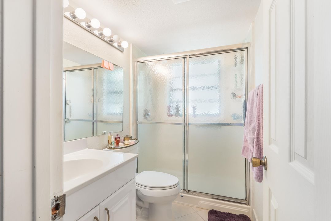 合同活跃: $119,000 (2 贝兹, 1 浴室, 820 平方英尺)