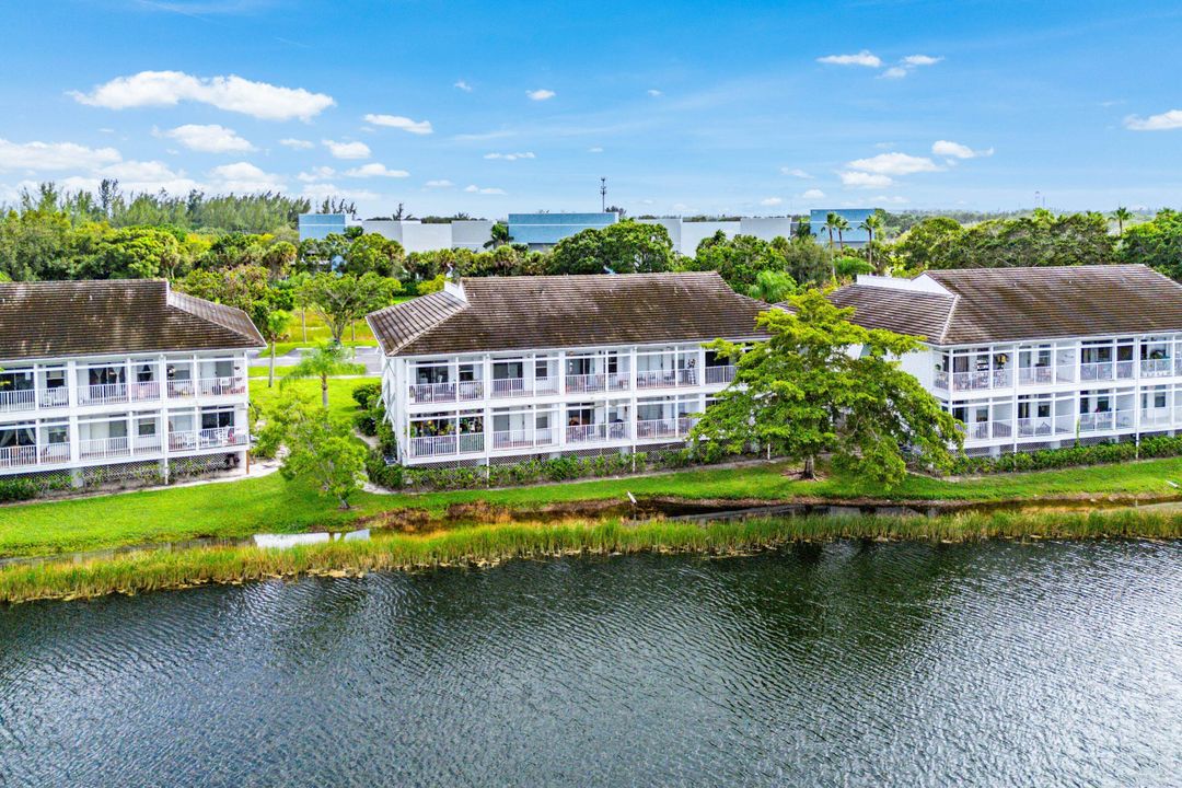 合同活跃: $159,888 (1 贝兹, 1 浴室, 502 平方英尺)