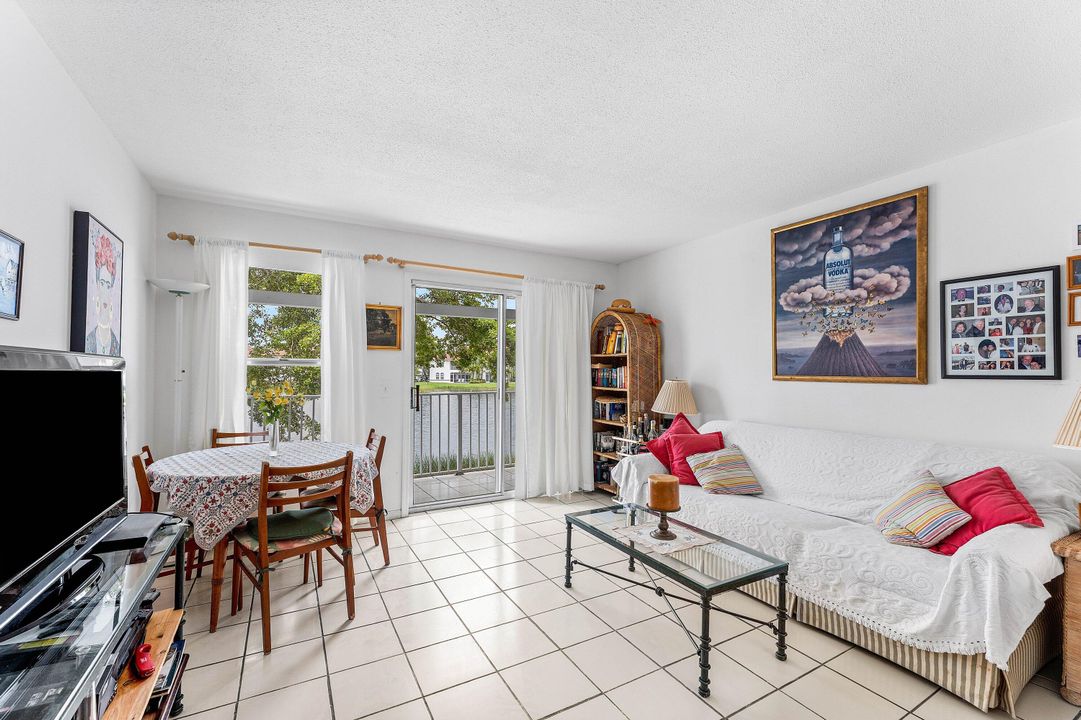 合同活跃: $159,888 (1 贝兹, 1 浴室, 502 平方英尺)