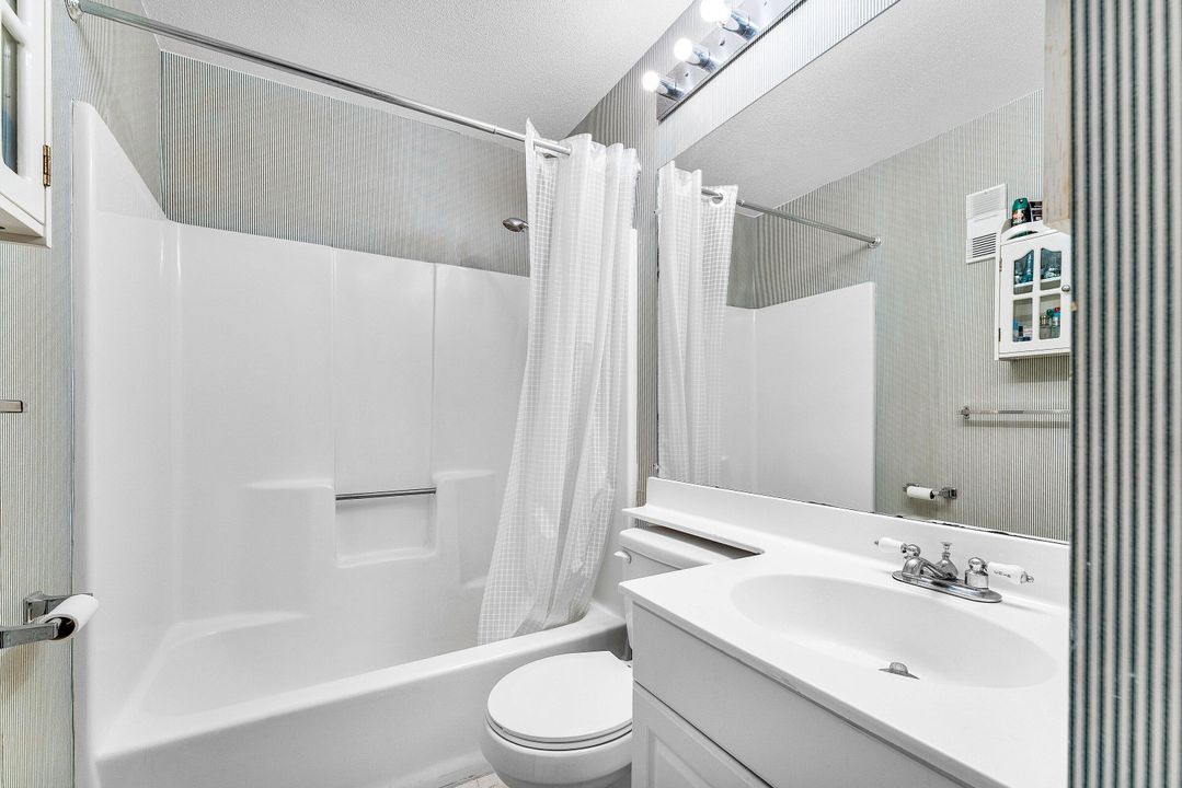 合同活跃: $159,888 (1 贝兹, 1 浴室, 502 平方英尺)