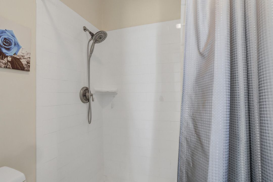 Под контрактом: $335,000 (2 спален, 2 ванн, 1102 Квадратных фут)