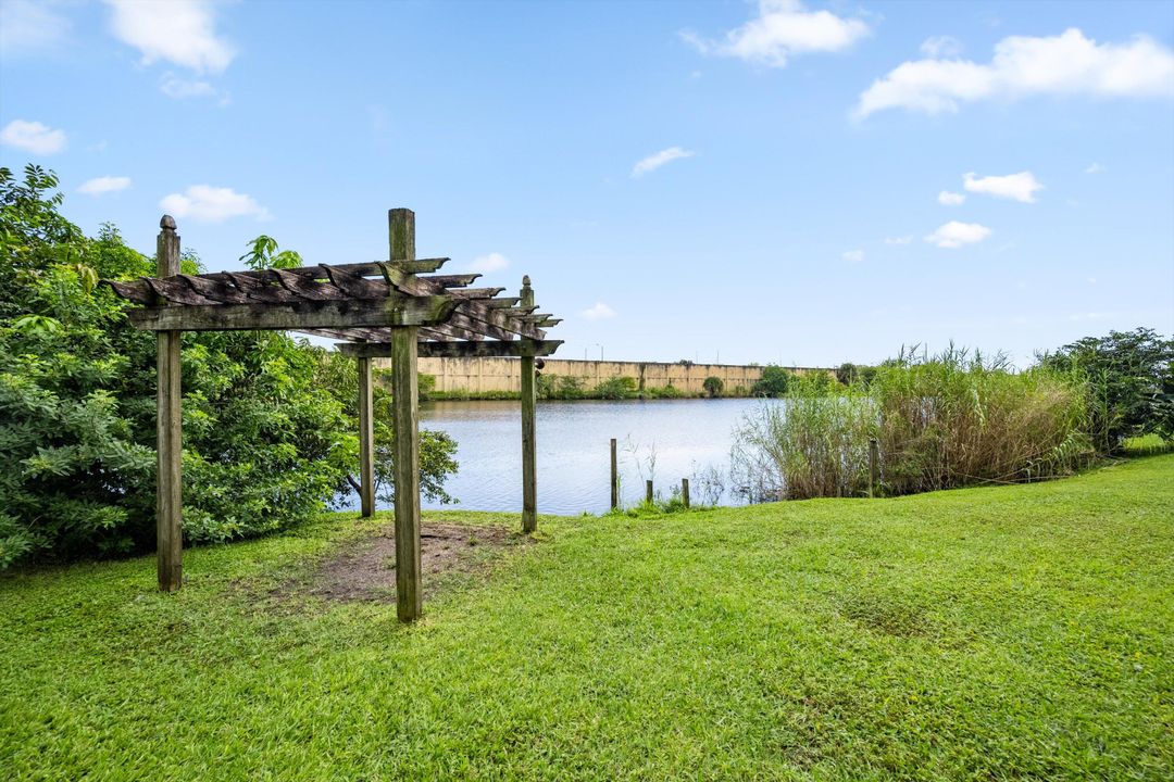 待售: $950,000 (2 贝兹, 2 浴室, 1766 平方英尺)