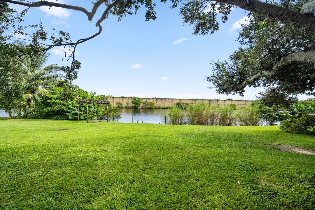 待售: $950,000 (2 贝兹, 2 浴室, 1766 平方英尺)