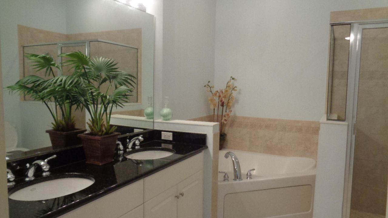 For Rent: $3,000 (3 beds, 3 baths, 2146 Square Feet)