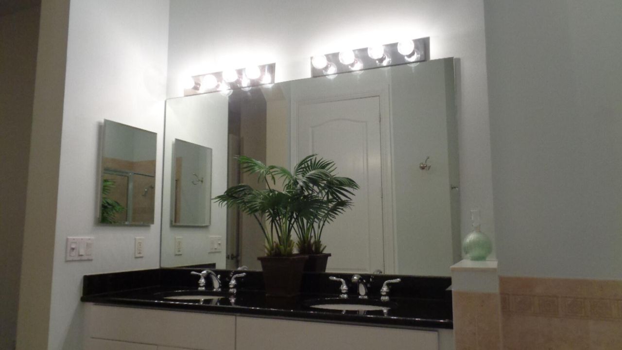 For Rent: $3,000 (3 beds, 3 baths, 2146 Square Feet)