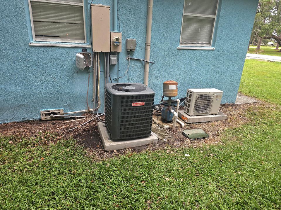 For Sale: $245,000 (3 beds, 1 baths, 952 Square Feet)