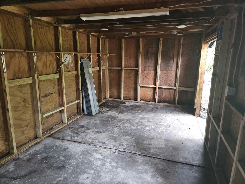 For Sale: $245,000 (3 beds, 1 baths, 952 Square Feet)