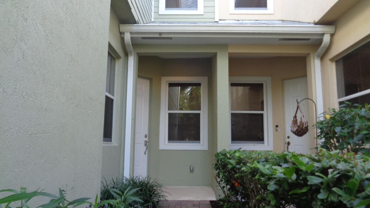 For Rent: $3,000 (3 beds, 3 baths, 2146 Square Feet)