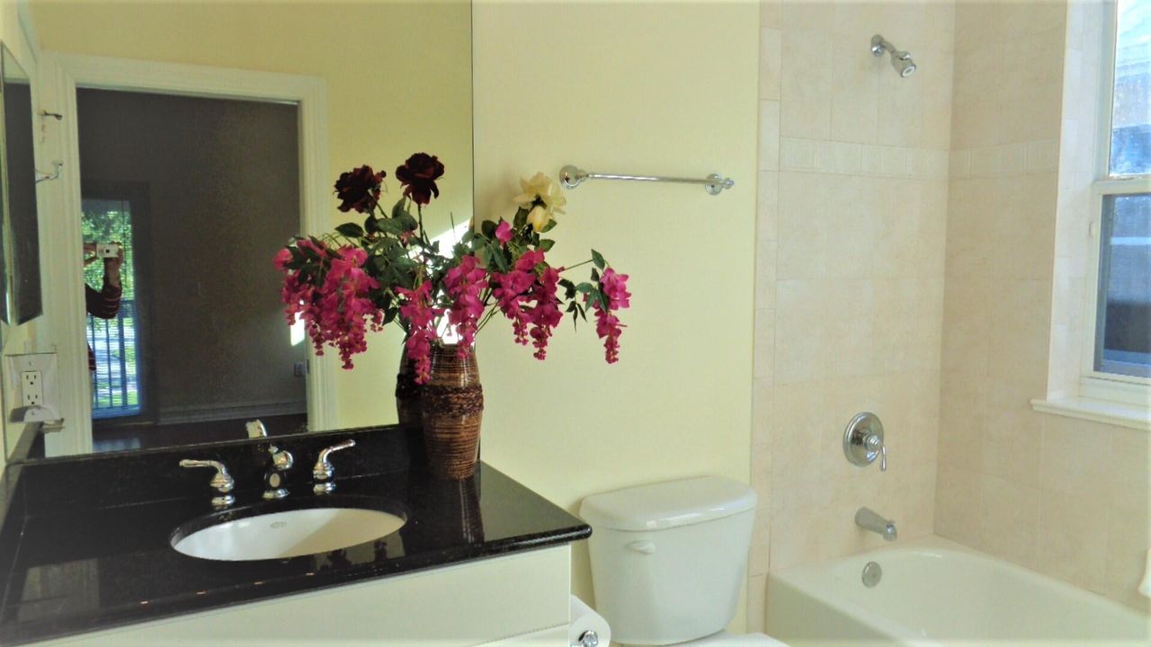 For Rent: $3,000 (3 beds, 3 baths, 2146 Square Feet)