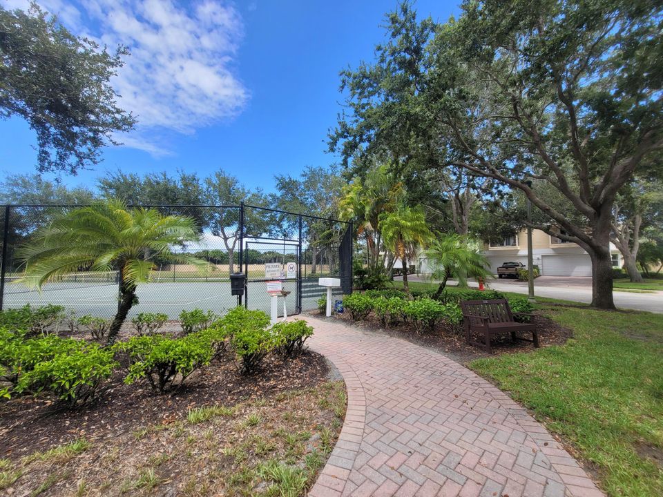 For Rent: $3,000 (3 beds, 3 baths, 2146 Square Feet)