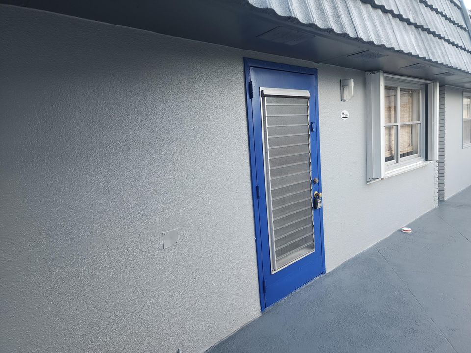 Recently Sold: $70,000 (2 beds, 2 baths, 880 Square Feet)