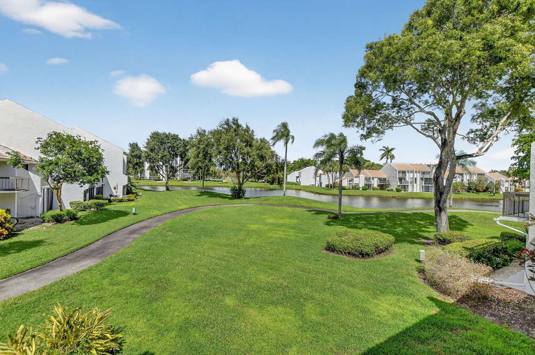 For Sale: $149,000 (2 beds, 2 baths, 1400 Square Feet)