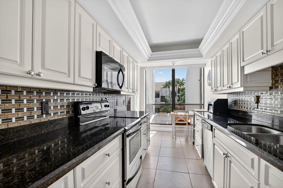 For Sale: $149,000 (2 beds, 2 baths, 1400 Square Feet)