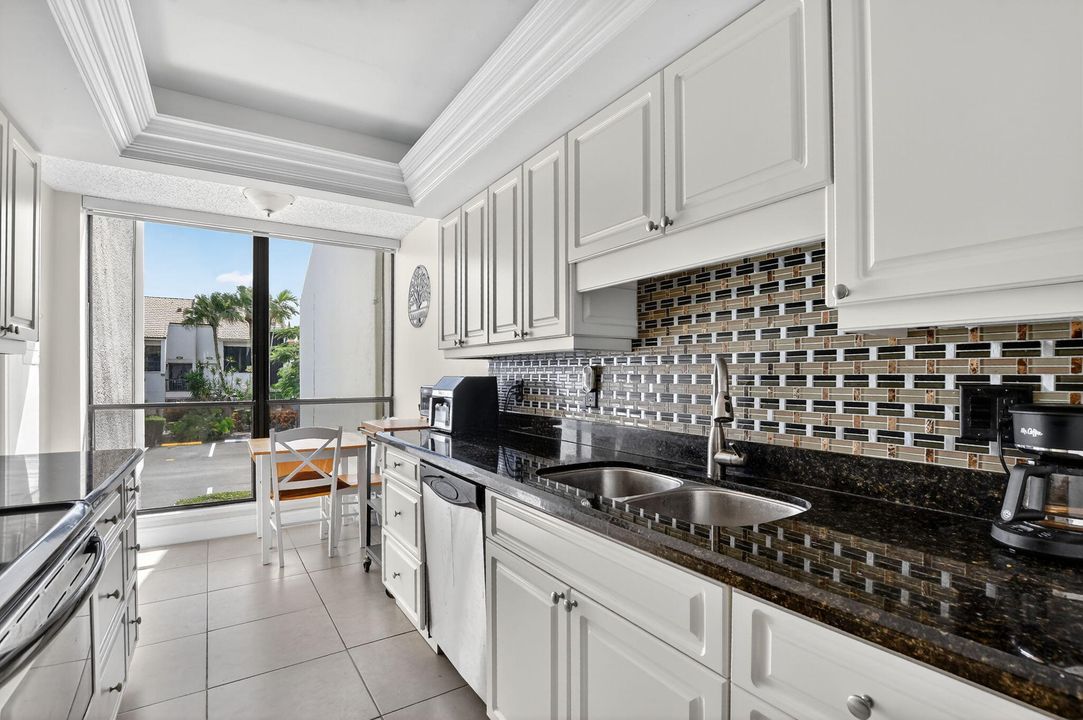 For Sale: $149,000 (2 beds, 2 baths, 1400 Square Feet)