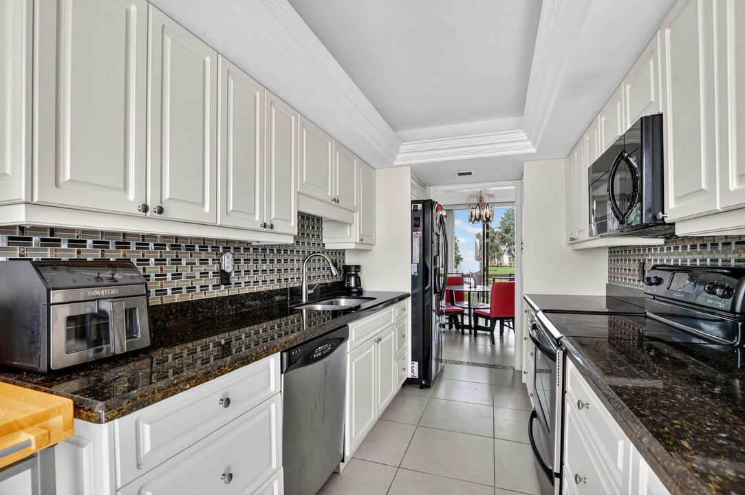 For Sale: $149,000 (2 beds, 2 baths, 1400 Square Feet)