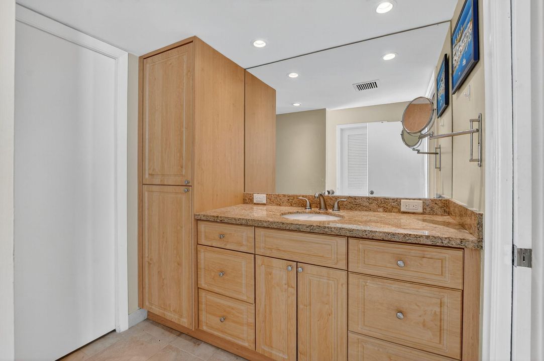 For Sale: $149,000 (2 beds, 2 baths, 1400 Square Feet)