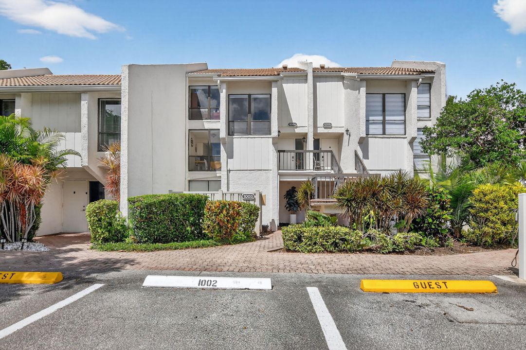 For Sale: $149,000 (2 beds, 2 baths, 1400 Square Feet)