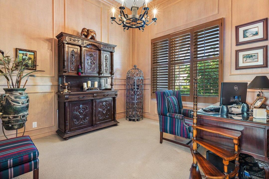 合同活跃: $1,219,000 (3 贝兹, 3 浴室, 3607 平方英尺)