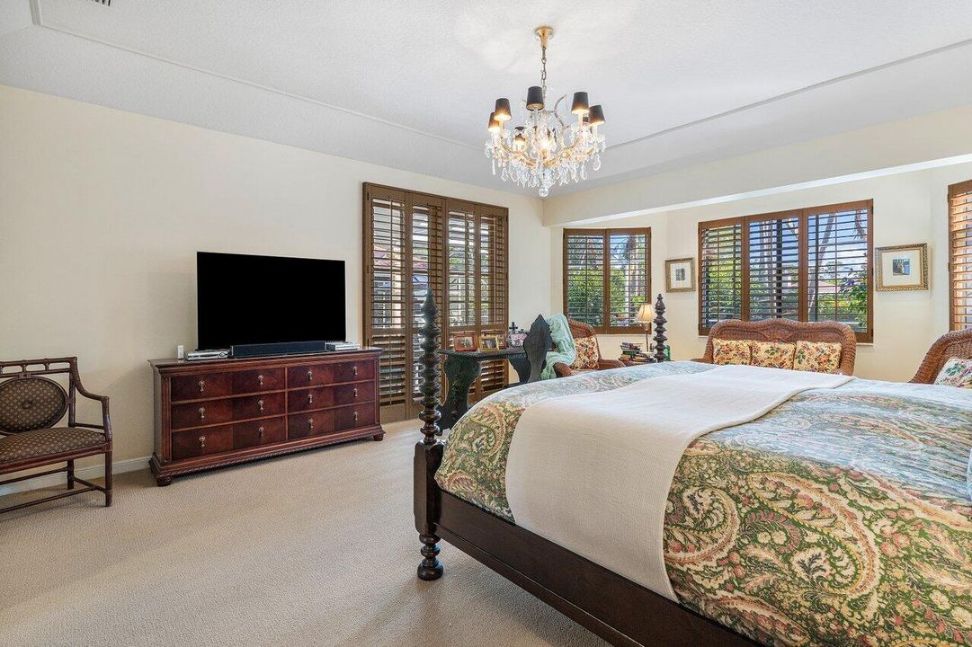 合同活跃: $1,219,000 (3 贝兹, 3 浴室, 3607 平方英尺)