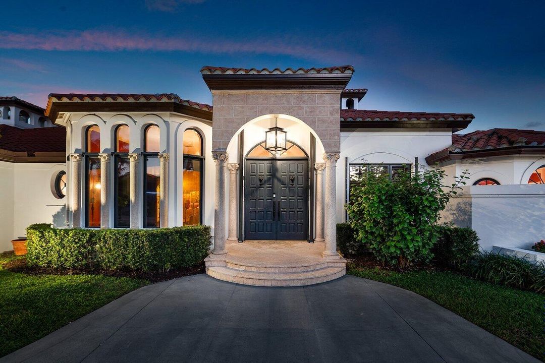 合同活跃: $1,219,000 (3 贝兹, 3 浴室, 3607 平方英尺)