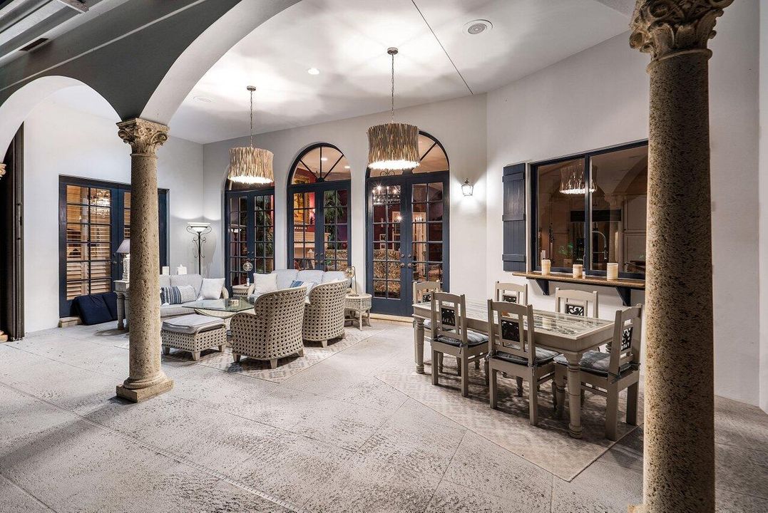 合同活跃: $1,219,000 (3 贝兹, 3 浴室, 3607 平方英尺)