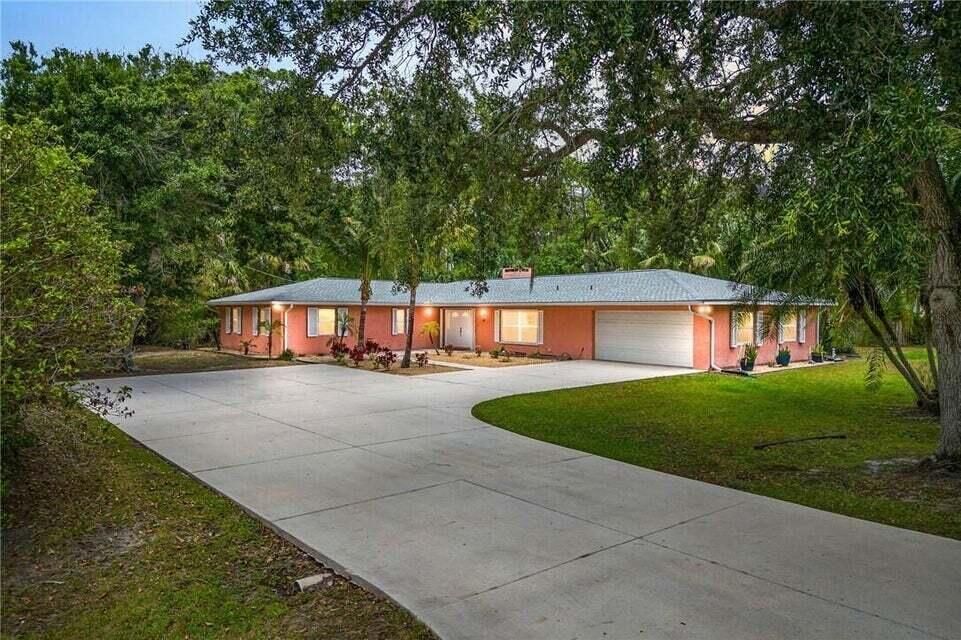 For Rent: $3,500 (4 beds, 3 baths, 2628 Square Feet)