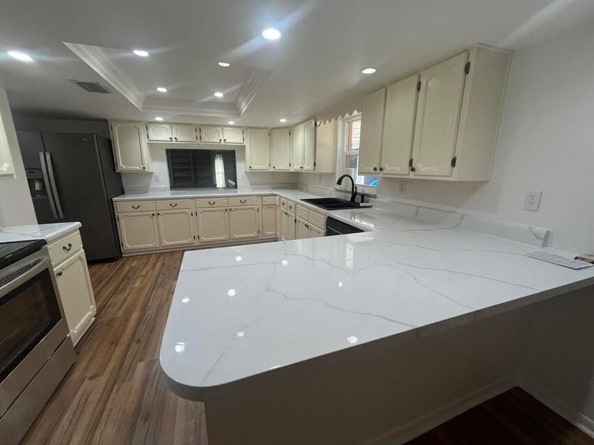 For Rent: $3,500 (4 beds, 3 baths, 2628 Square Feet)