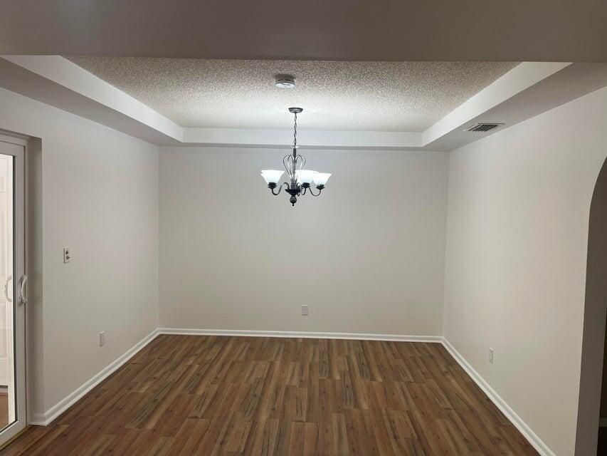 For Rent: $3,500 (4 beds, 3 baths, 2628 Square Feet)