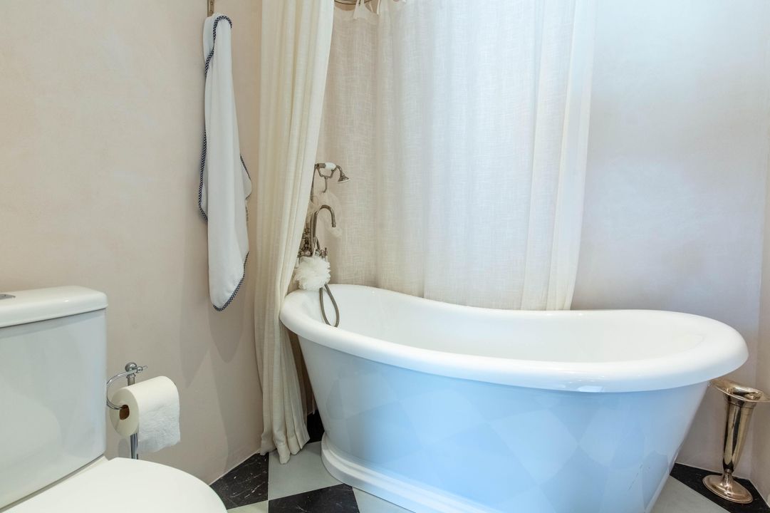 For Rent: $20,000 (3 beds, 3 baths, 1652 Square Feet)