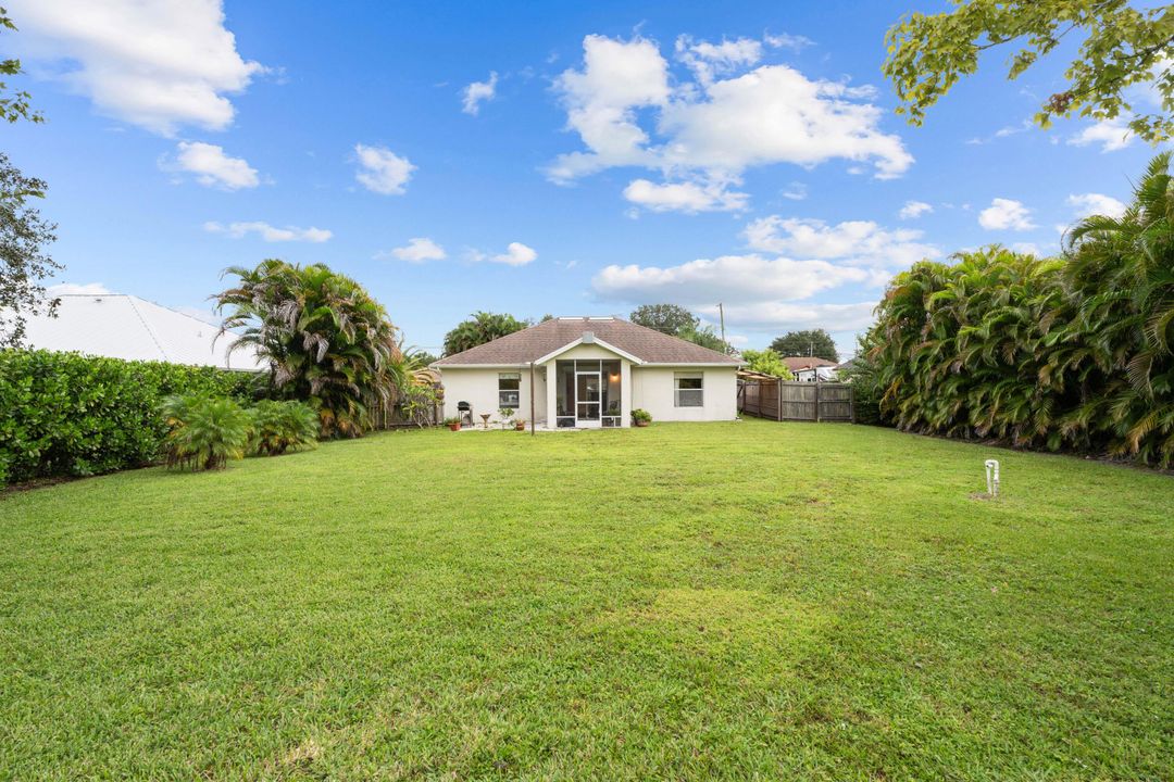 Под контрактом: $375,000 (3 спален, 2 ванн, 1201 Квадратных фут)