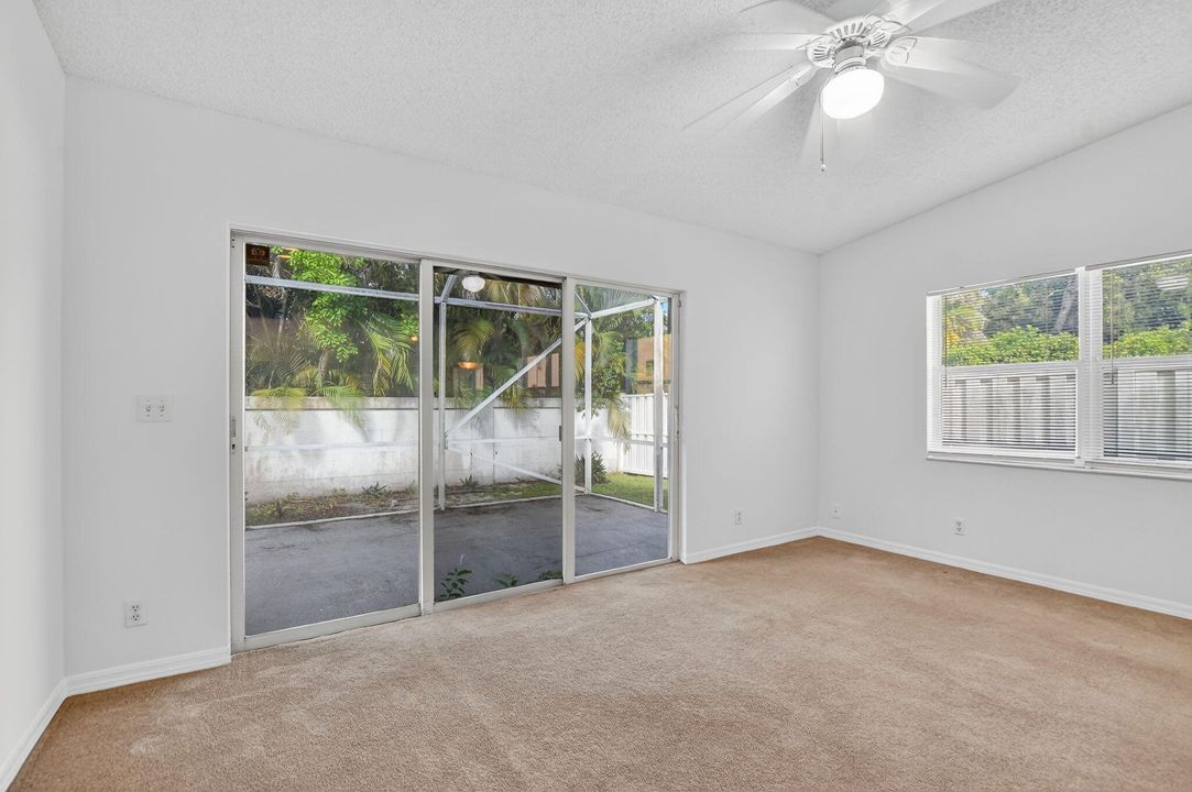 合同活跃: $450,000 (3 贝兹, 2 浴室, 1405 平方英尺)