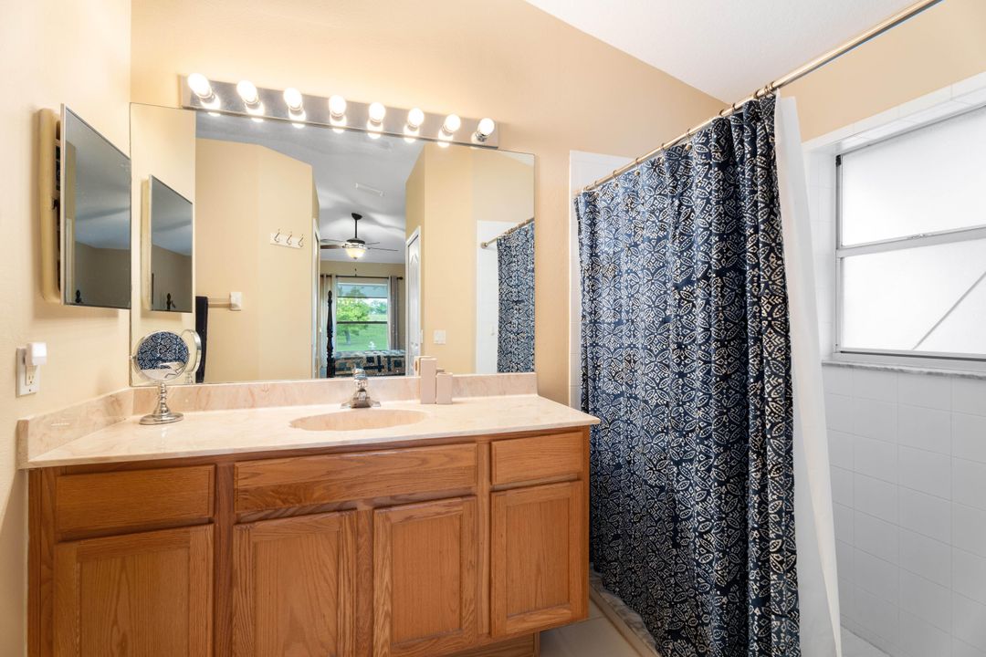 Под контрактом: $375,000 (3 спален, 2 ванн, 1201 Квадратных фут)