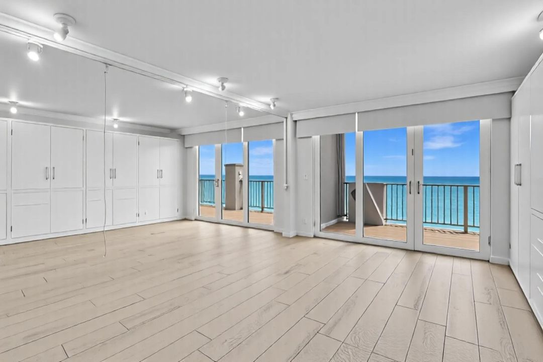 For Sale: $3,000,000 (3 beds, 3 baths, 2856 Square Feet)